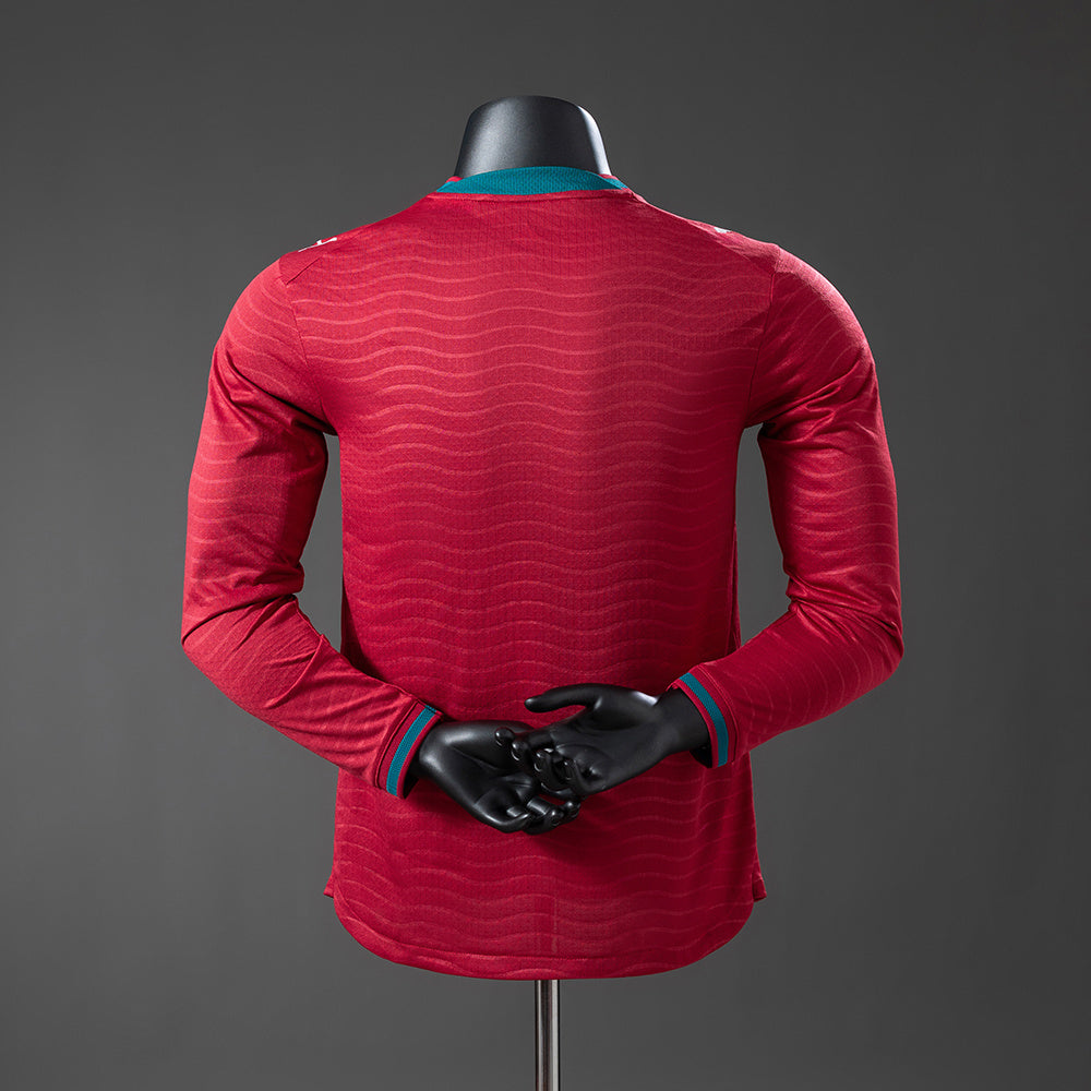 Camiseta Portugal Mundial 2026 primera equipación versión jugador manga larga detalle – Cortita y al Pie