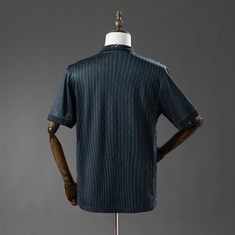 Camiseta PSG 2025/26 cuarta equipación versión fan detalle escudo – Cortita y al Pie