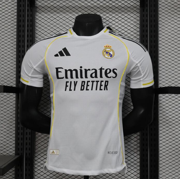 Camiseta Real Madrid 2025/26 primera equipación versión jugador blanca Bernabéu – Cortita y al Pie