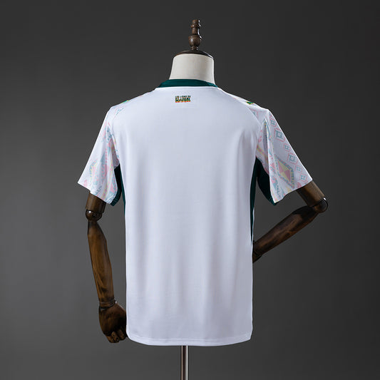 Camiseta Senegal Mundial 2026 primera equipación versión fan detalle escudo – Cortita y al Pie