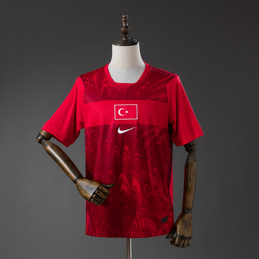 Camiseta Turquía Mundial 2026 primera equipación versión fan roja Calhanoglu – Cortita y al Pie