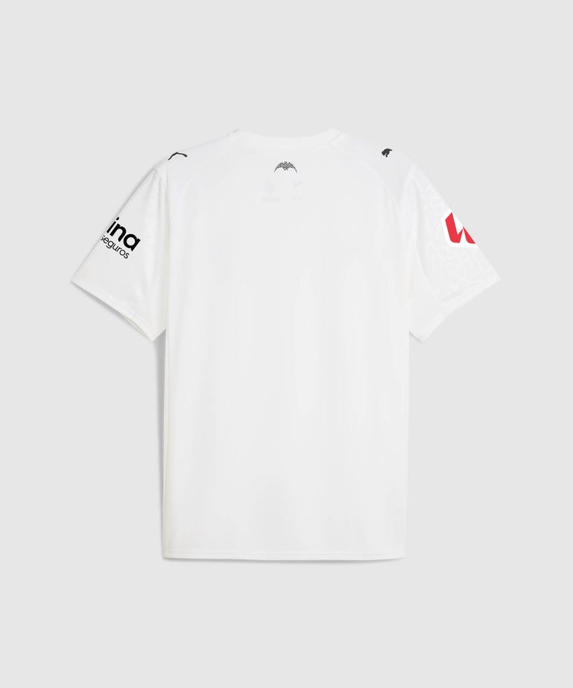 Camiseta Valencia CF 2025/26 primera equipación versión fan detalle escudo – Cortita y al Pie