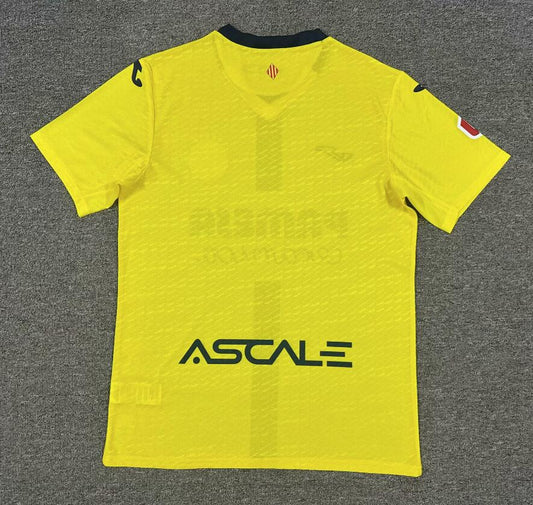 Camiseta Villarreal CF 2025/26 primera equipación versión fan detalle Submarino Amarillo La Cerámica – Cortita y al Pie