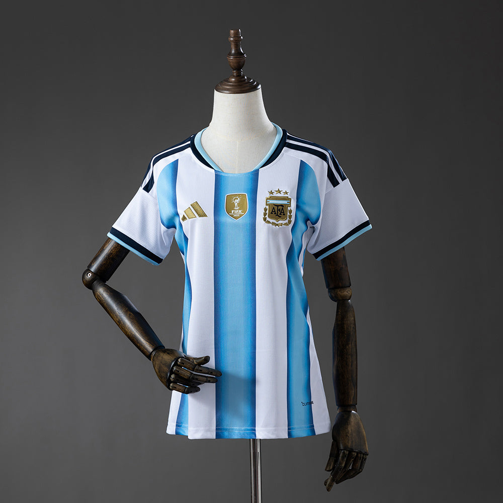 Camiseta Argentina Mundial 2026 primera equipación versión fan mujer azul celeste – Cortita y al Pie