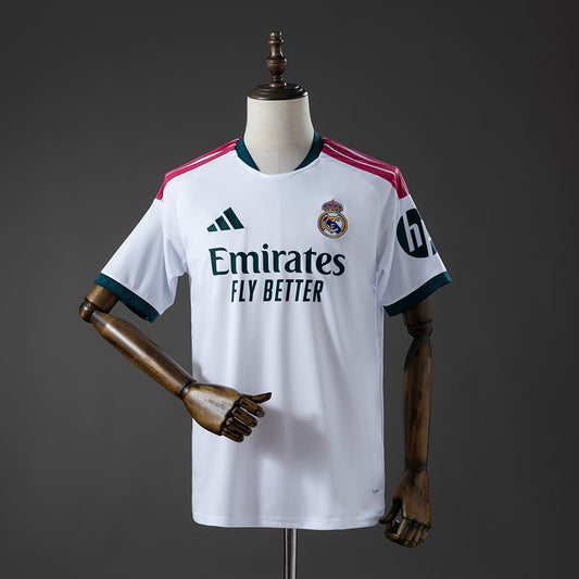 Camiseta Real Madrid 2026/27 primera equipación versión fan blanca nueva temporada – Cortita y al Pie