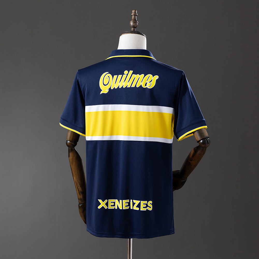 Camiseta retro Boca Juniors 1996/97 primera equipación detalle escudo xeneize – Cortita y al Pie