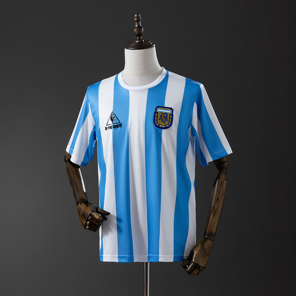 Camiseta retro Argentina 1986 primera equipación azul celeste Maradona campeón México – Cortita y al Pie