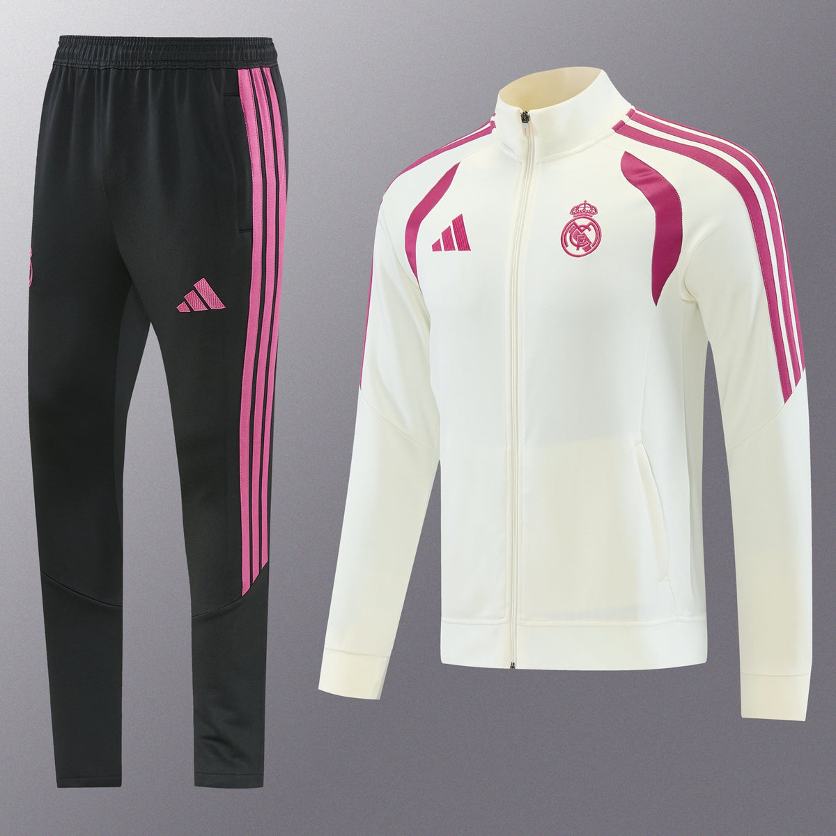 Chándal Real Madrid 2026/27 Beige chaqueta y pantalón - vista frontal con escudo del Real Madrid
