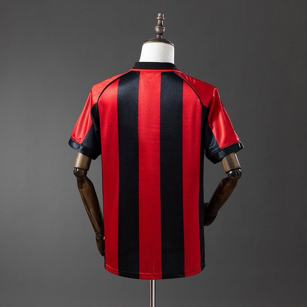 Camiseta retro AC Milan 1998/99 primera equipación detalle Shevchenko Serie A – Cortita y al Pie