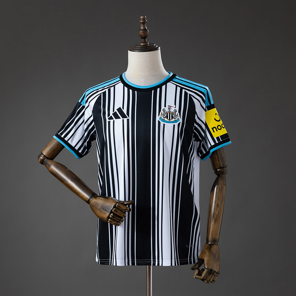 Camiseta Newcastle United 2026/27 Primera Equipación Versión Fan - vista frontal