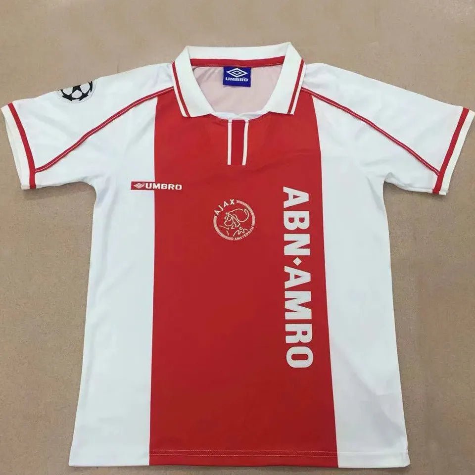 Camiseta retro Ajax 1998/99 primera equipación roja blanca Kluivert Amsterdam Arena – Cortita y al Pie