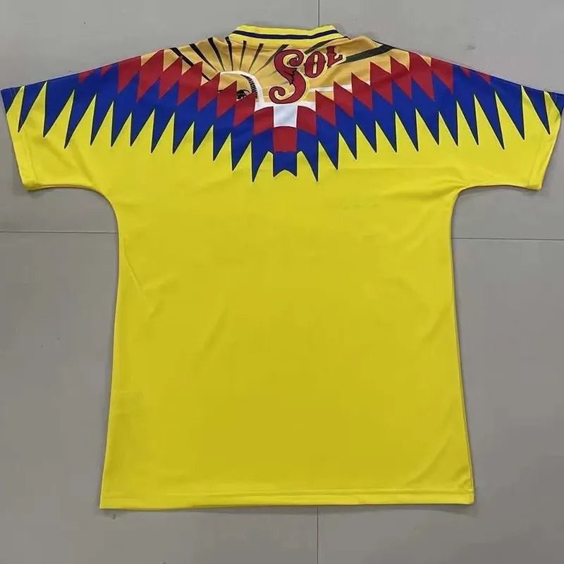 Camiseta retro Club América 1995/96 primera equipación detalle escudo clásico – Cortita y al Pie