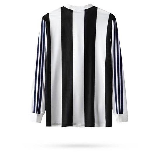 Camiseta retro Newcastle 1995/96 primera equipación manga larga detalle escudo – Cortita y al Pie