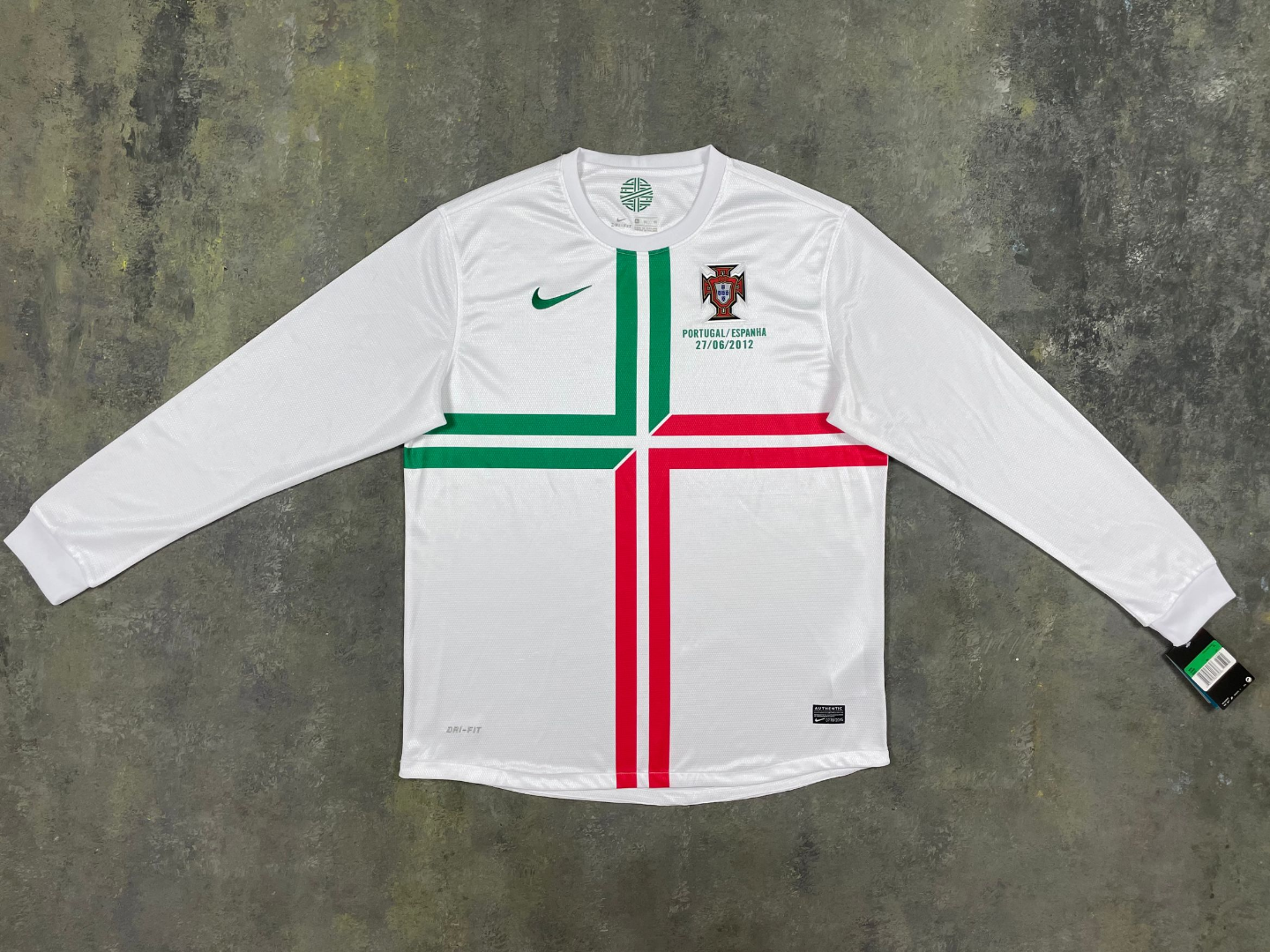 Camiseta retro Portugal 2012 segunda equipación manga larga Eurocopa generación dorada – Cortita y al Pie