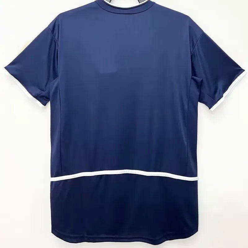 Camiseta retro PSG 2002/03 primera equipación detalle escudo – Cortita y al Pie